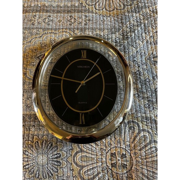 Verichron Quartz Other - Verichron 10" Oval  Gold Silver Plastic Quartz Wall Clock 700609